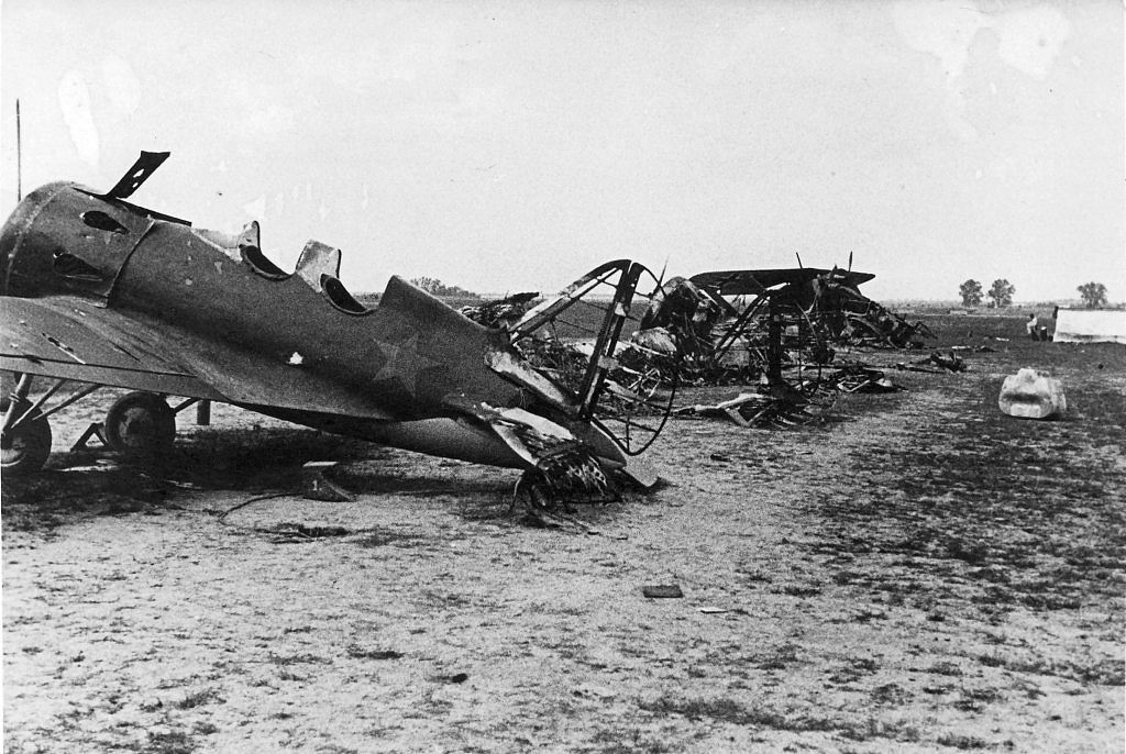Biplaza UTI-4, versión de entrenamiento, parcialmente destruido durante la Operación Barbarroja en 1941