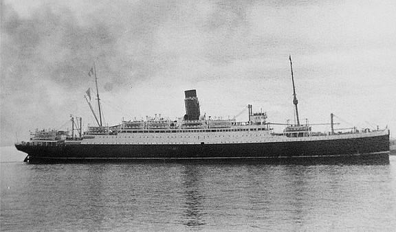 El SS Aurania en su época de buque de pasaje