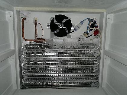 El congelador de mi frigorifico hace hielo